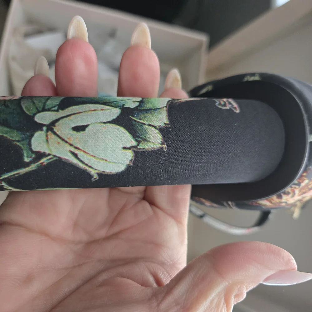 Chinese Laundry Flory Geisha Print Heels - Picture 8 of 15